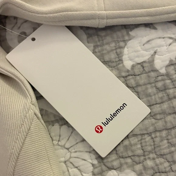 Lululemon Scuba Oversized Side-Slit Hoodie ~ Size M/L ~ Color Bone ~ NWT - Picture 4 of 12